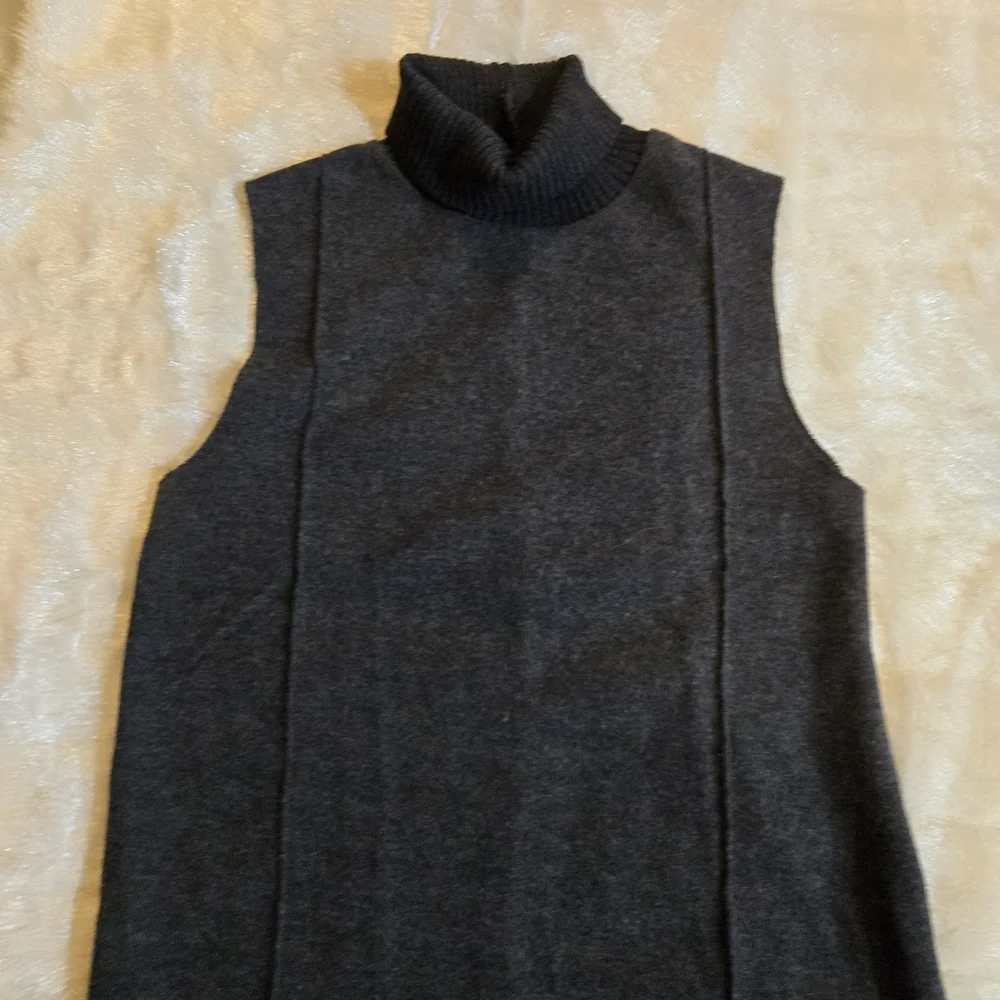 Zara Dark Gray Sleeveless Turtlessneck Sweater - Picture 3 of 6
